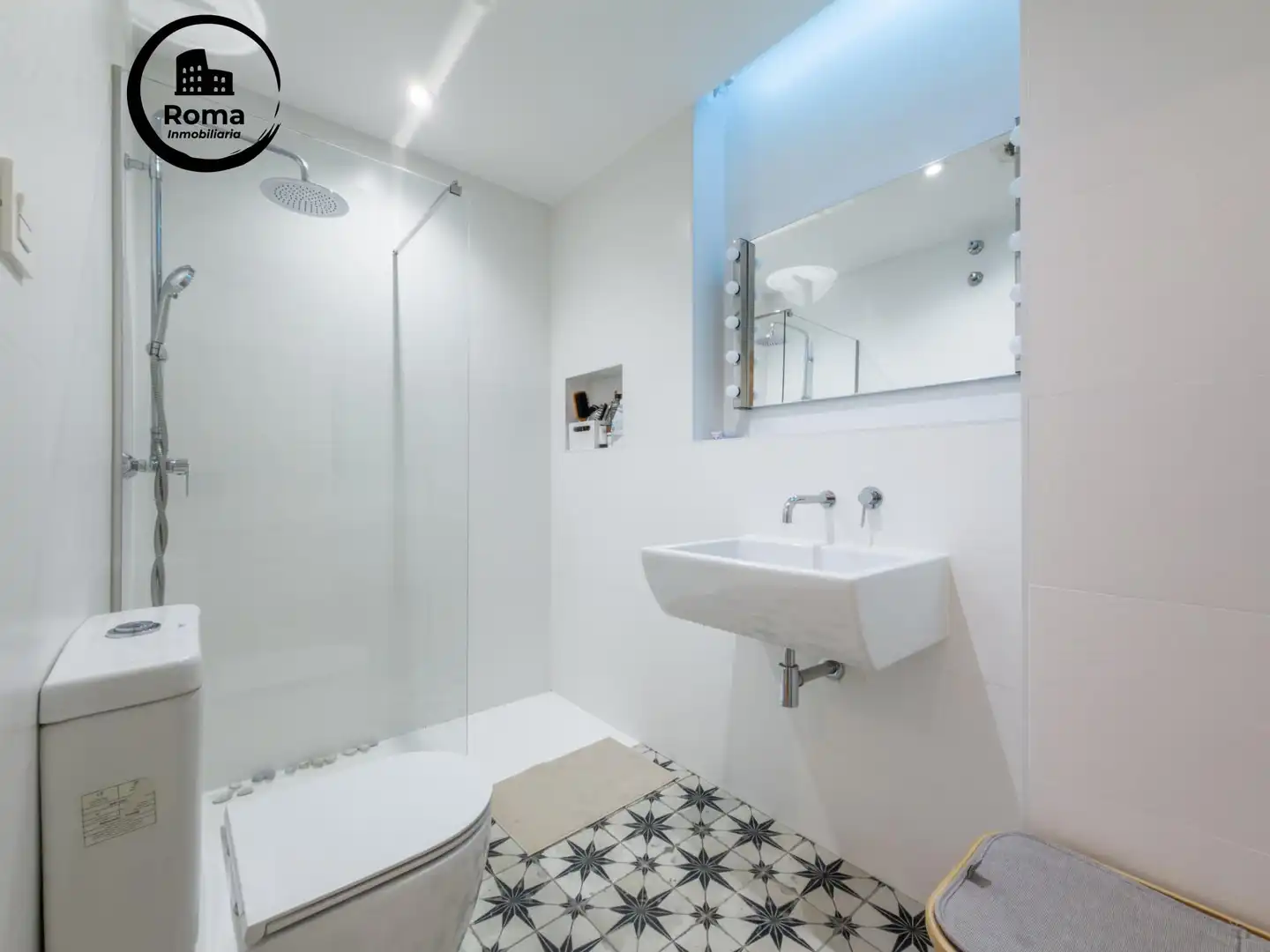 Bathroom of Flat for sale in Churriana de la Vega  with Air Conditioner, Heating and Terrace