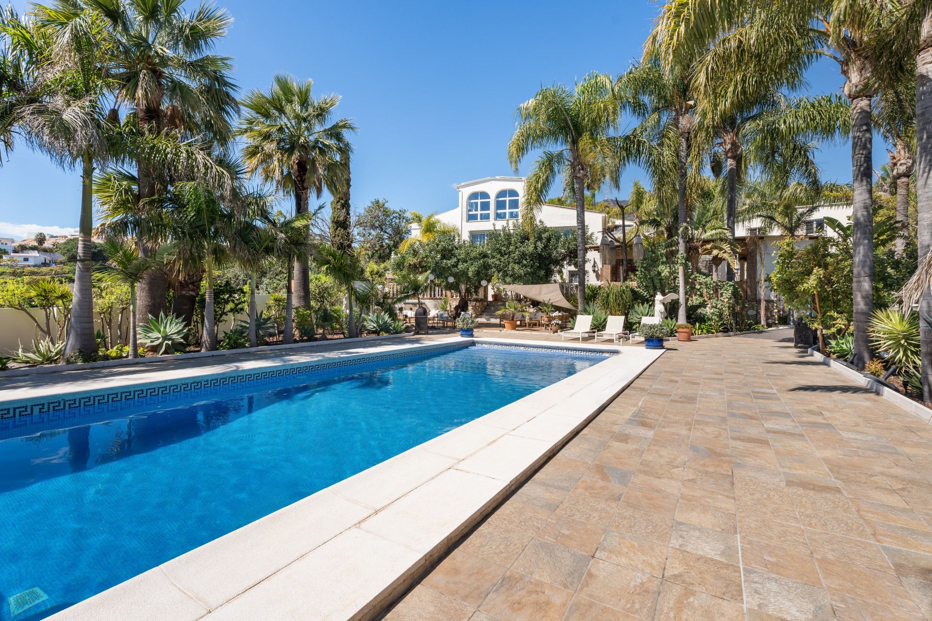 Piscina de Edifici en venda en Benalmádena