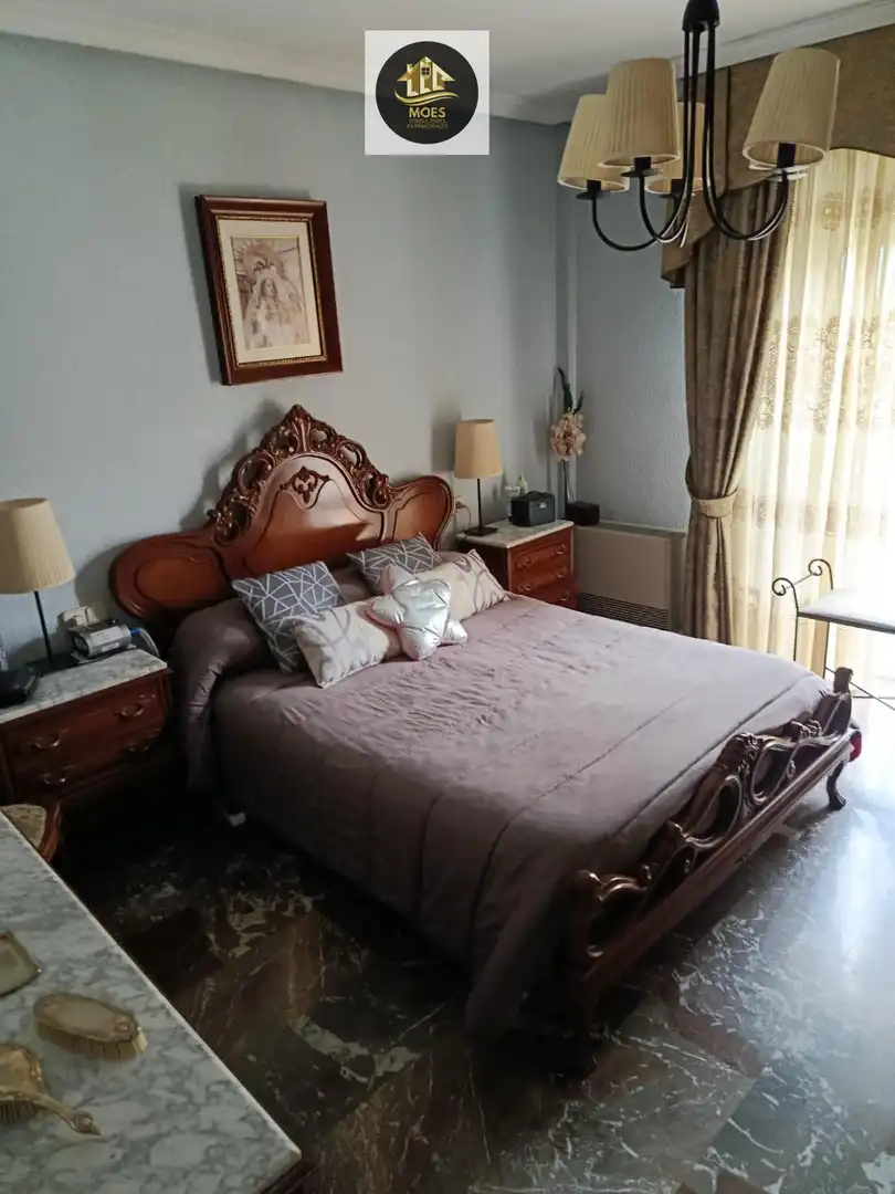 Dormitori de Casa o xalet en venda en Jaén amb Aire condicionat, Calefacció i Terrassa