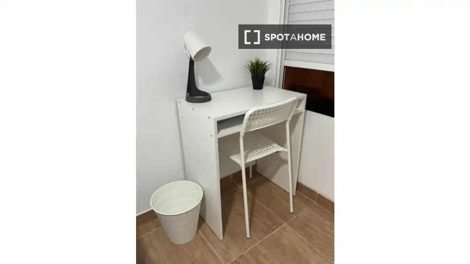 Habitación de Piso de alquiler en Alicante / Alacant con Aire acondicionado, Calefacción y Amueblado