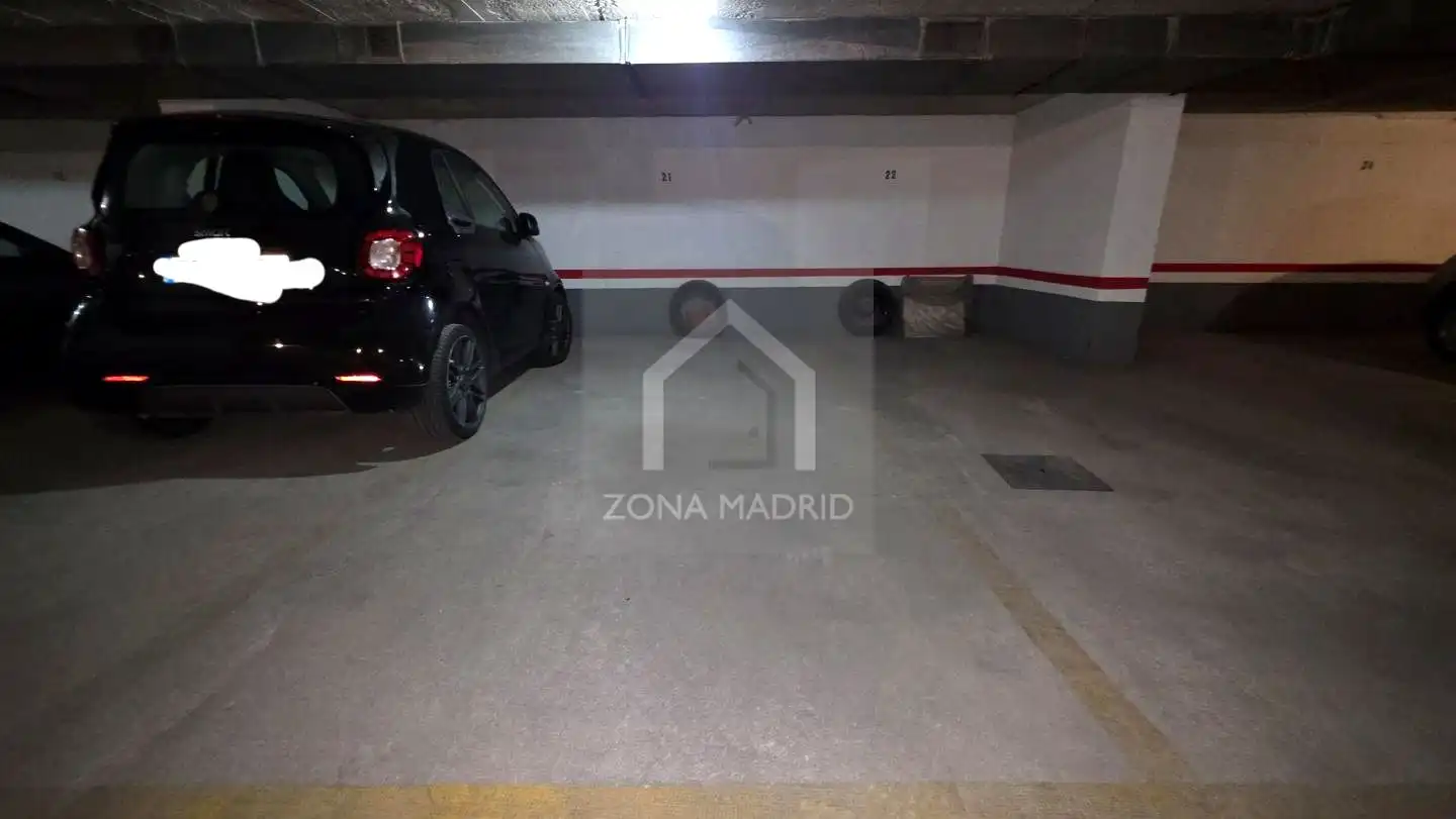 Aparcament de Garatge en venda en Madrid
