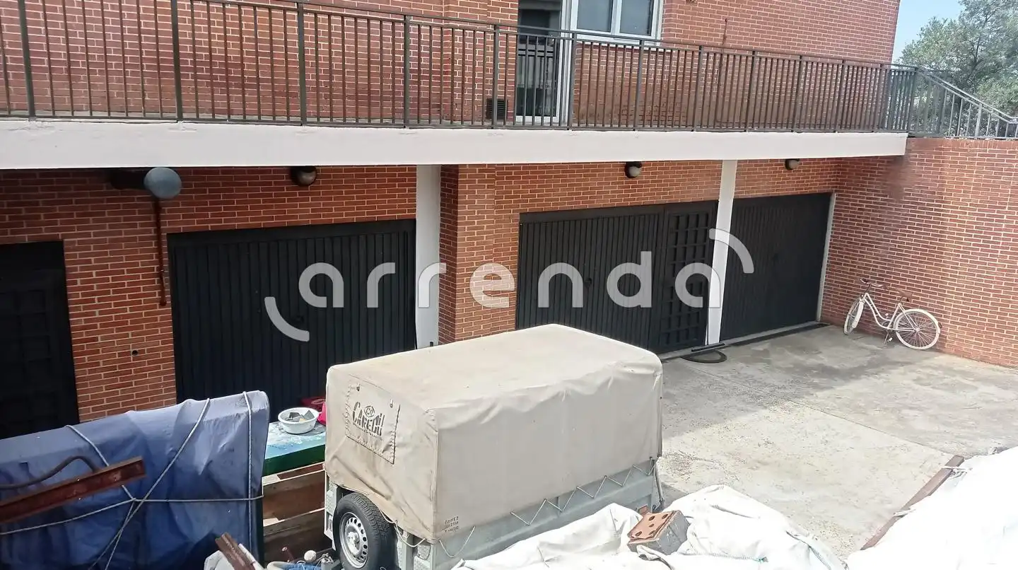 Parking de Casa o chalet en venta en Villalbilla con Calefacción, Jardín privado y Terraza