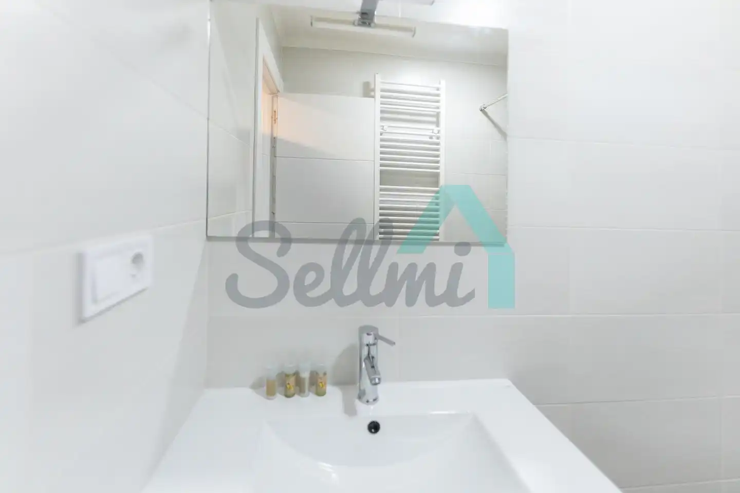 Badezimmer von Wohnung zur Miete in Oviedo  mit Heizung, Terrasse und Möbliert