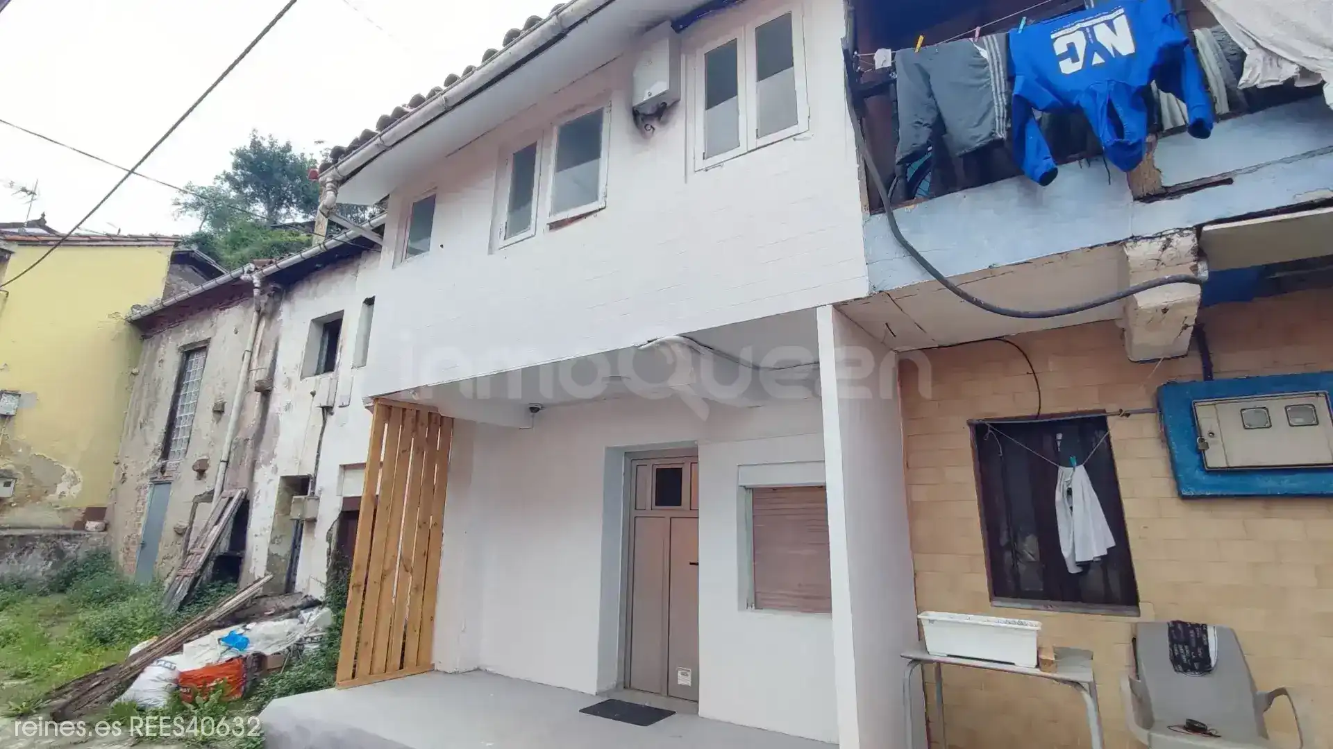Vista exterior de Casa adosada en venta en Mieres (Asturias)