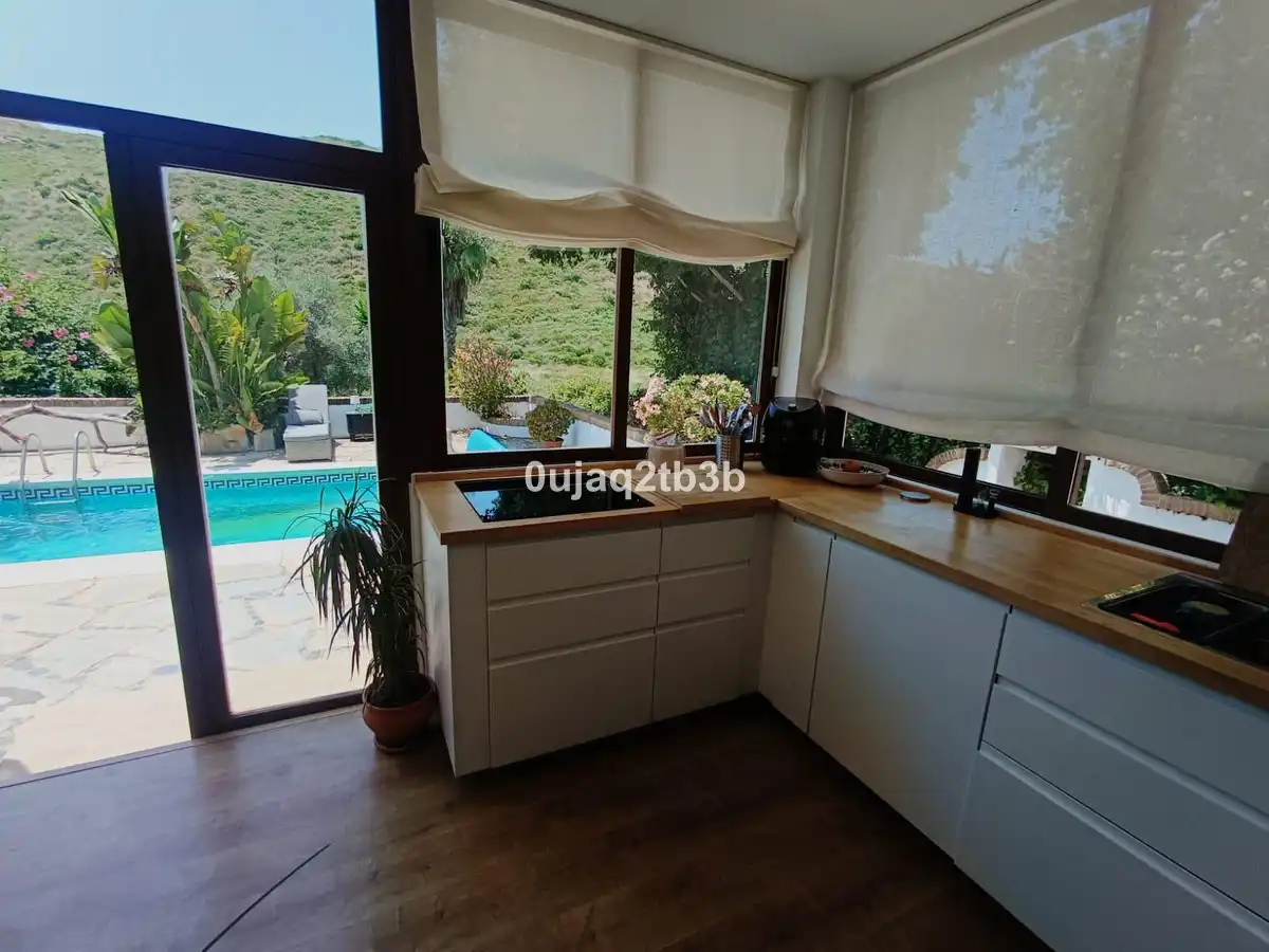 Cuina de Finca rústica en venda en Manilva amb Aire condicionat, Jardí privat i Terrassa