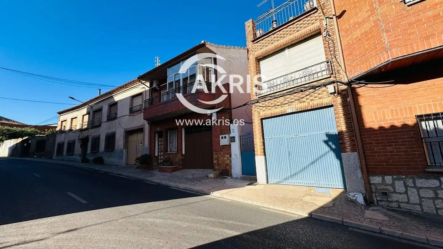 Chalet en venta en Calle Erillas