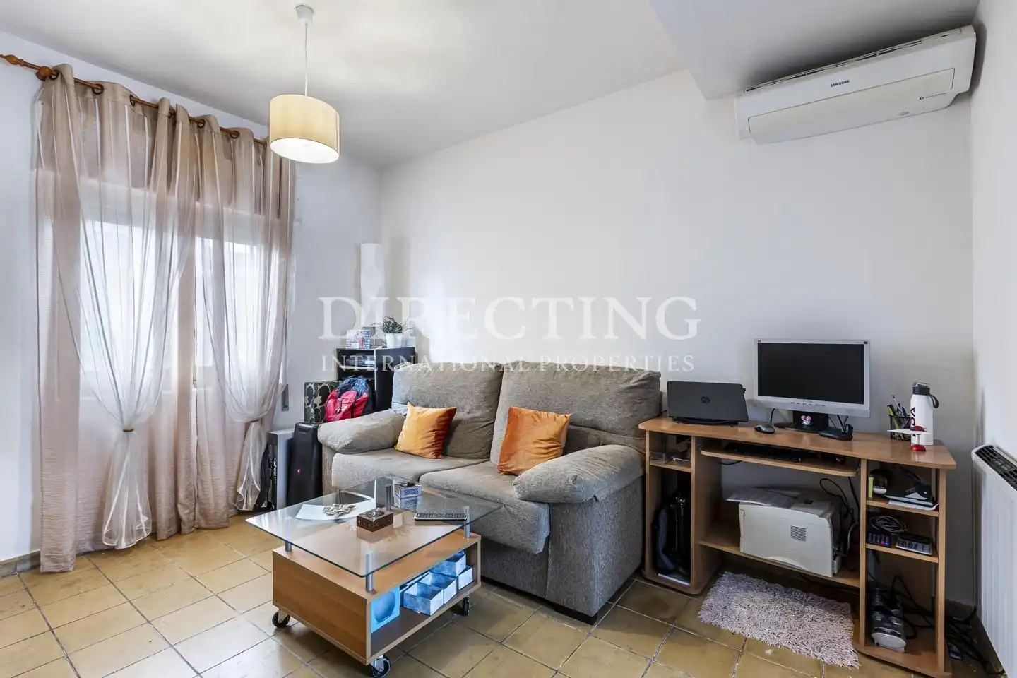 Sala d'estar de Casa o xalet en venda en Madrid amb Aire condicionat, Calefacció i Jardí privat
