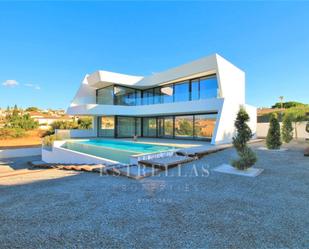 Vista exterior de Casa o xalet en venda en Calpe / Calp amb Aire condicionat, Terrassa i Piscina