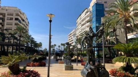 Foto 2 de Piso en venta en Carlos Mackintosch, Playa Bajadilla - Puertos, Marbella