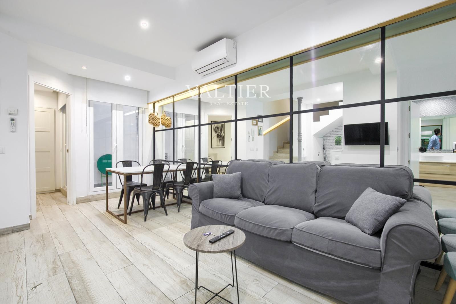 Sala de estar de Piso de alquiler en  Madrid Capital con Aire acondicionado, Calefacción y Amueblado