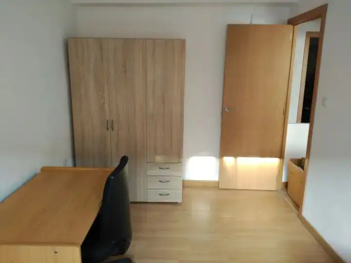 Bedroom of Flat for rent in Burjassot  with Air Conditioner, Furnished and Oven