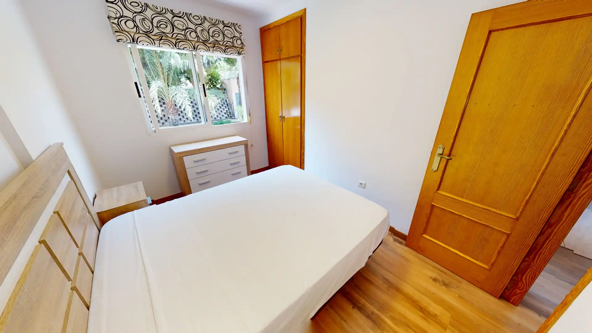 Schlafzimmer von Einfamilien-Reihenhaus zum Verkauf in El Campello mit Klimaanlage, Privatgarten und Terrasse