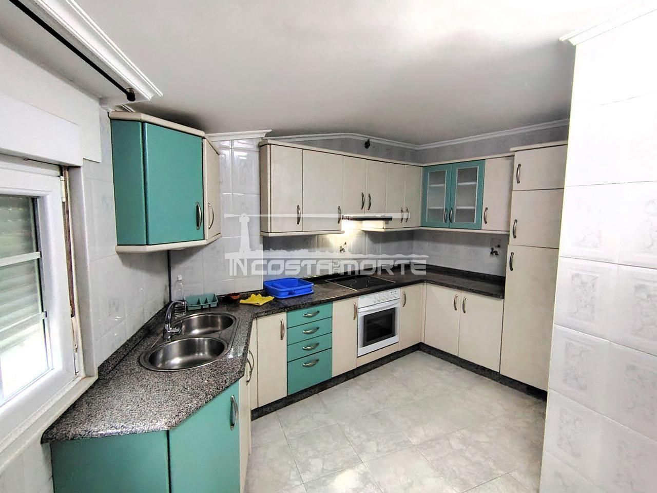 Kitchen of Flat for sale in Cee  with Heating and Storage room