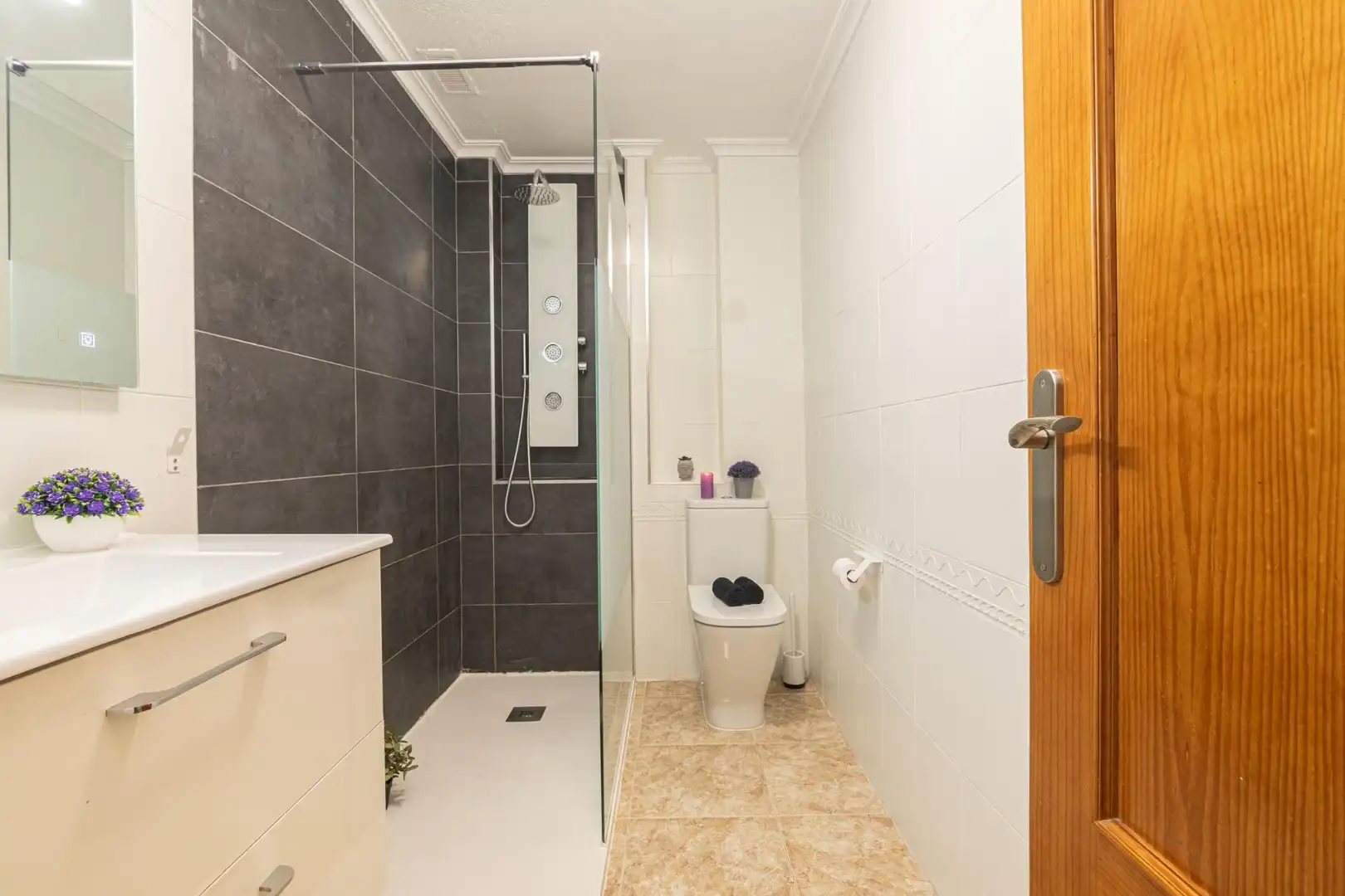 Baño de Piso en venta en Elche / Elx con Calefacción y Balcón