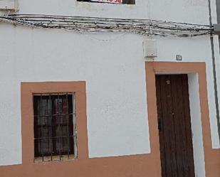 Exterior view of House or chalet for sale in Navalvillar de Pela  with Storage room