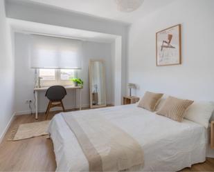 Bedroom of Apartment to share in  Valencia Capital