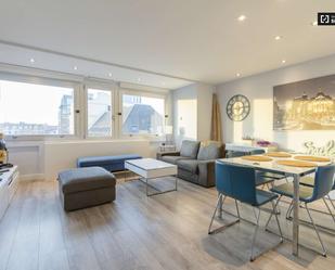 Sala d'estar de Apartament per a compartir en  Madrid Capital amb Aire condicionat i Terrassa