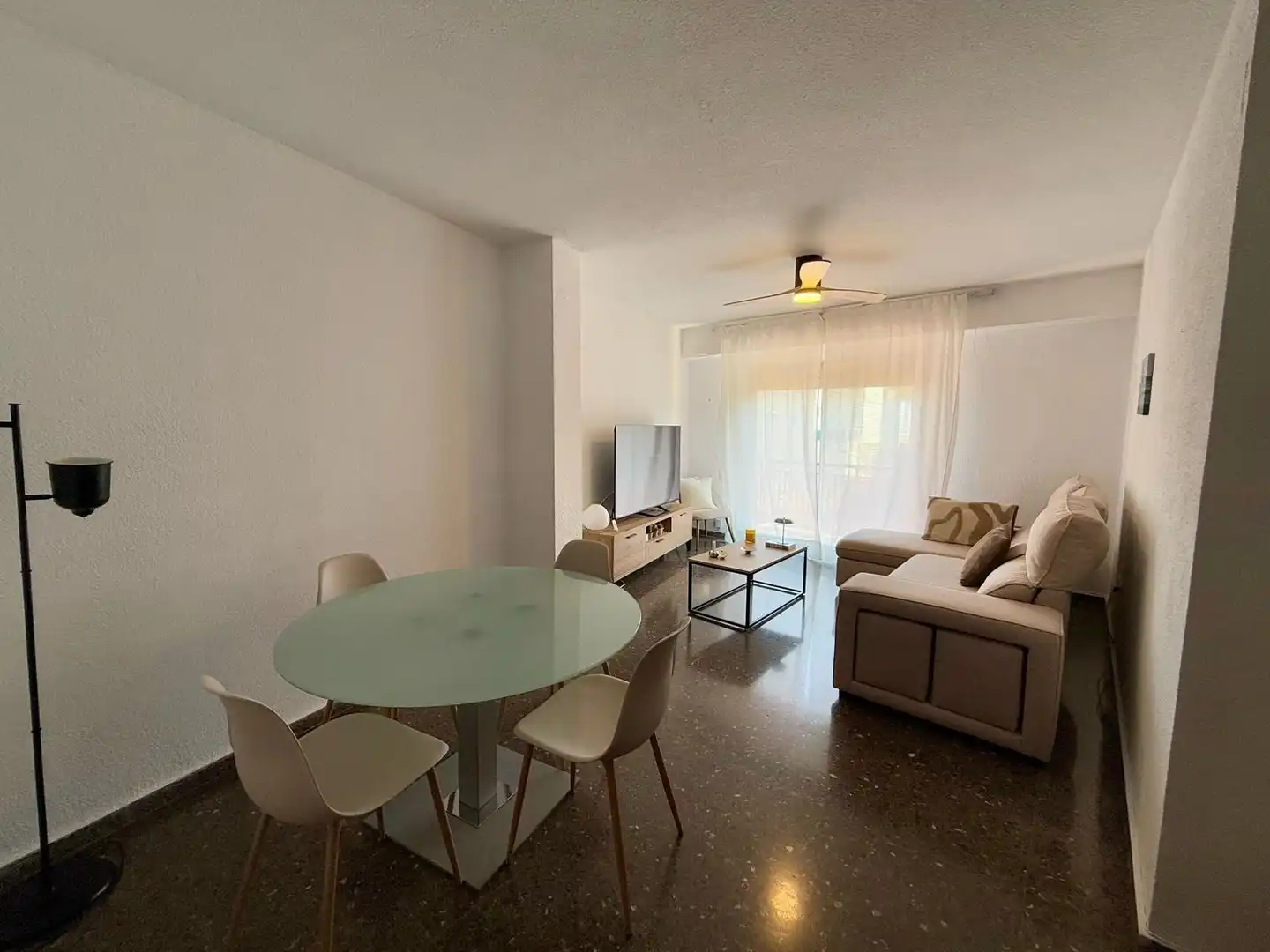 Living room of Flat for rent in Burjassot  with Furnished and Balcony