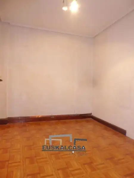 Bedroom of Flat for sale in Bilbao   with Heating and Balcony