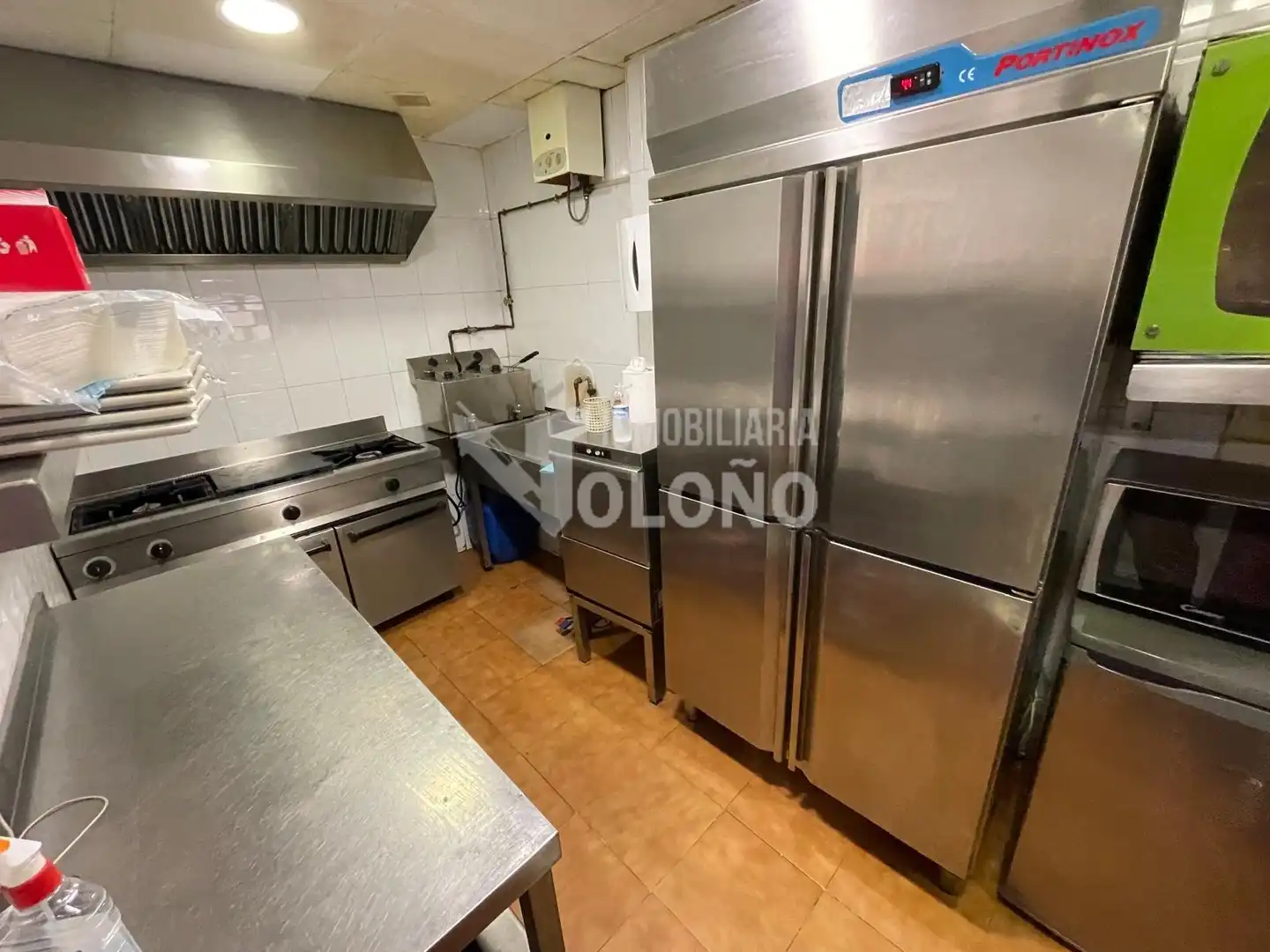 Cuina de Local en venda en Casalarreina amb Calefacció, Moblat i Alarma