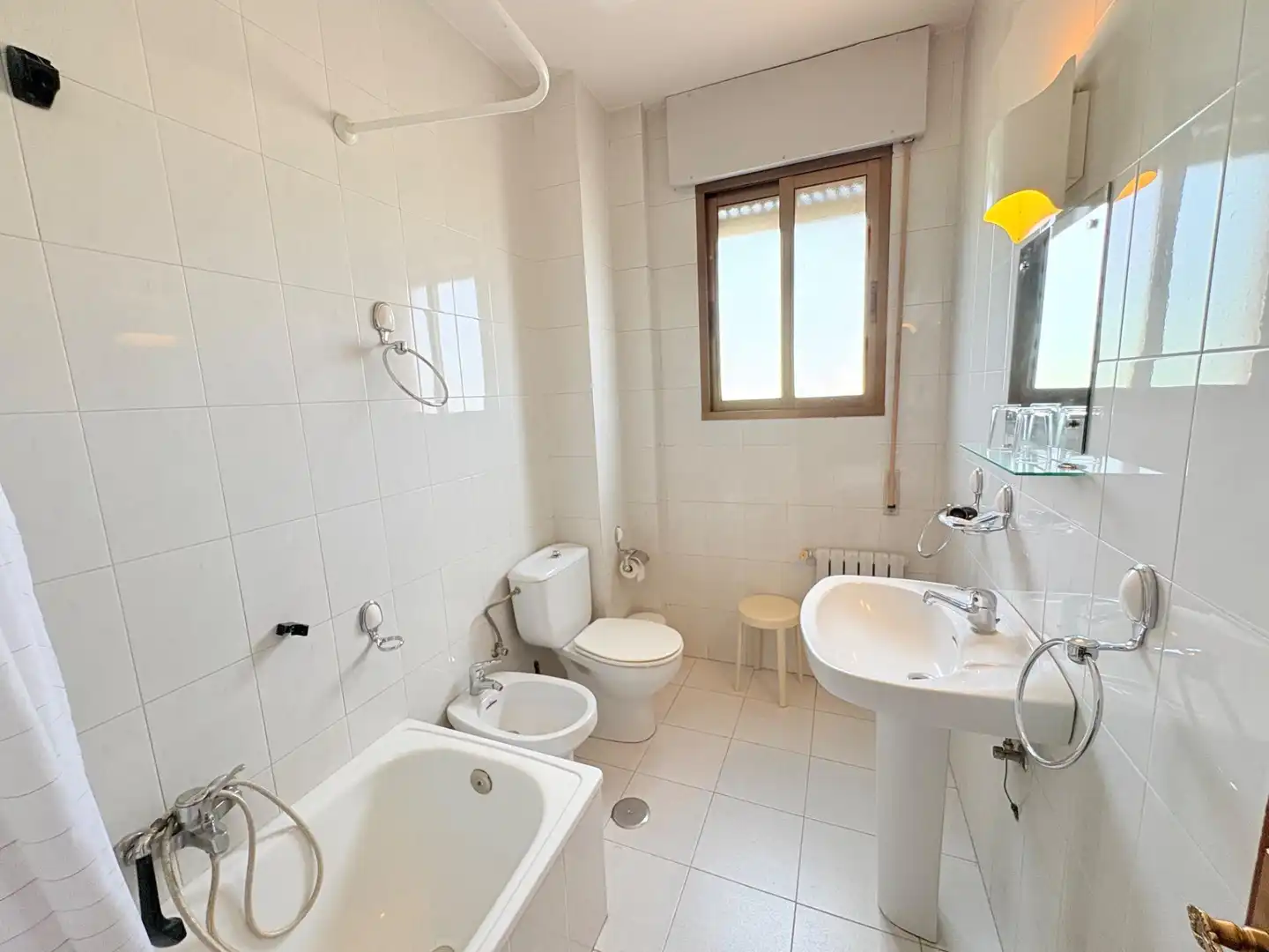 Badezimmer von Gebäude zum Verkauf in Carracedelo