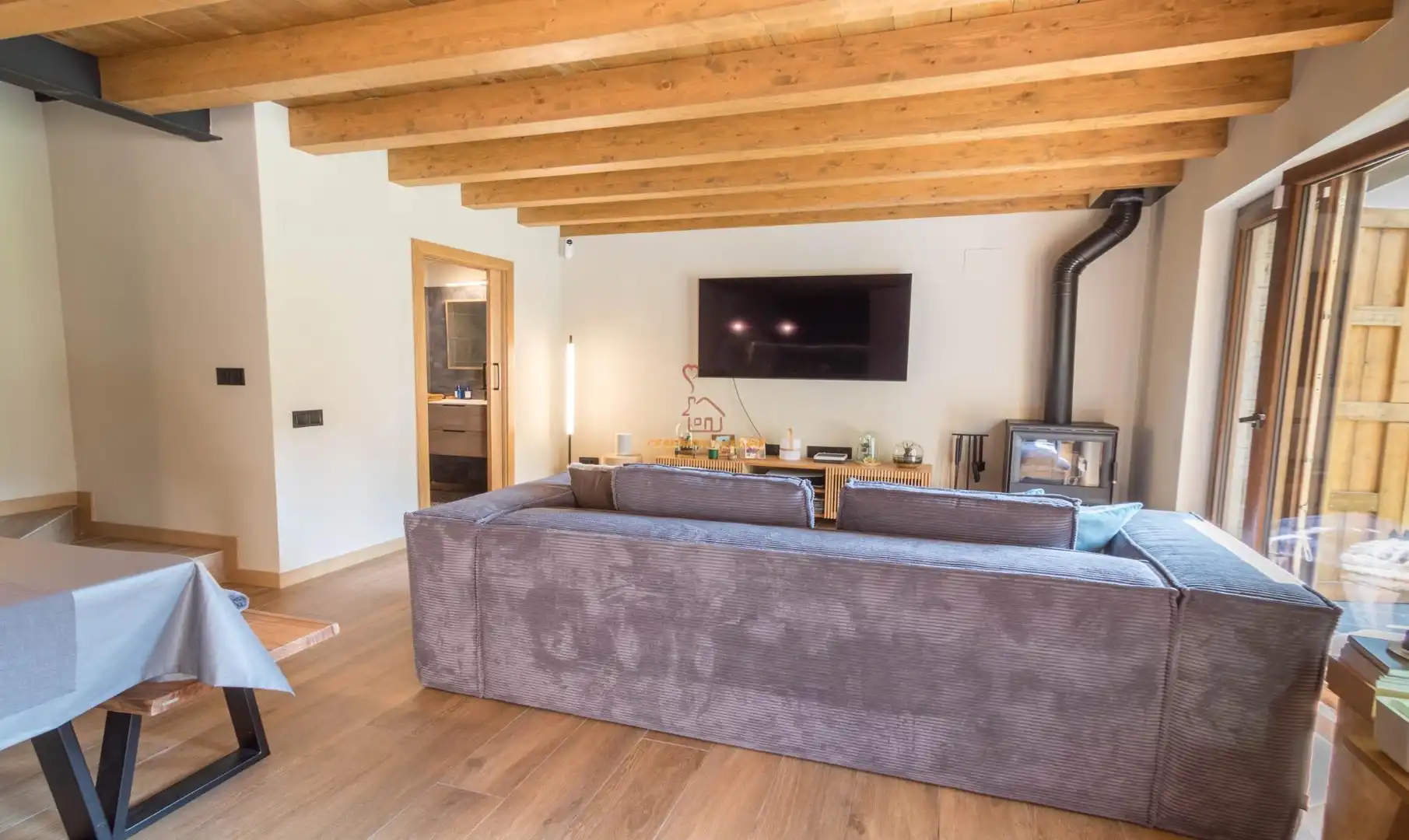 Sala d'estar de Casa adosada en venda en Fontanals de Cerdanya amb Aire condicionat, Calefacció i Jardí privat
