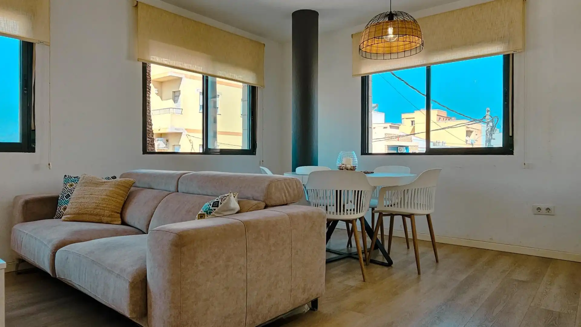 Living room of Flat for sale in Daimús  with Air Conditioner, Terrace and Furnished
