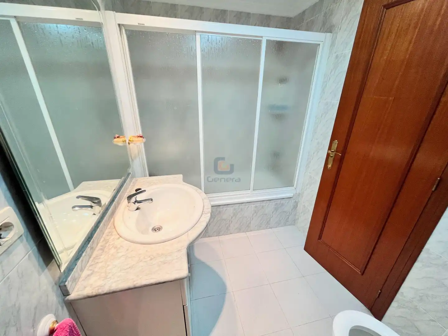 Baño de Piso en venta en Alicante / Alacant con Jardín privado, Terraza y Piscina comunitaria