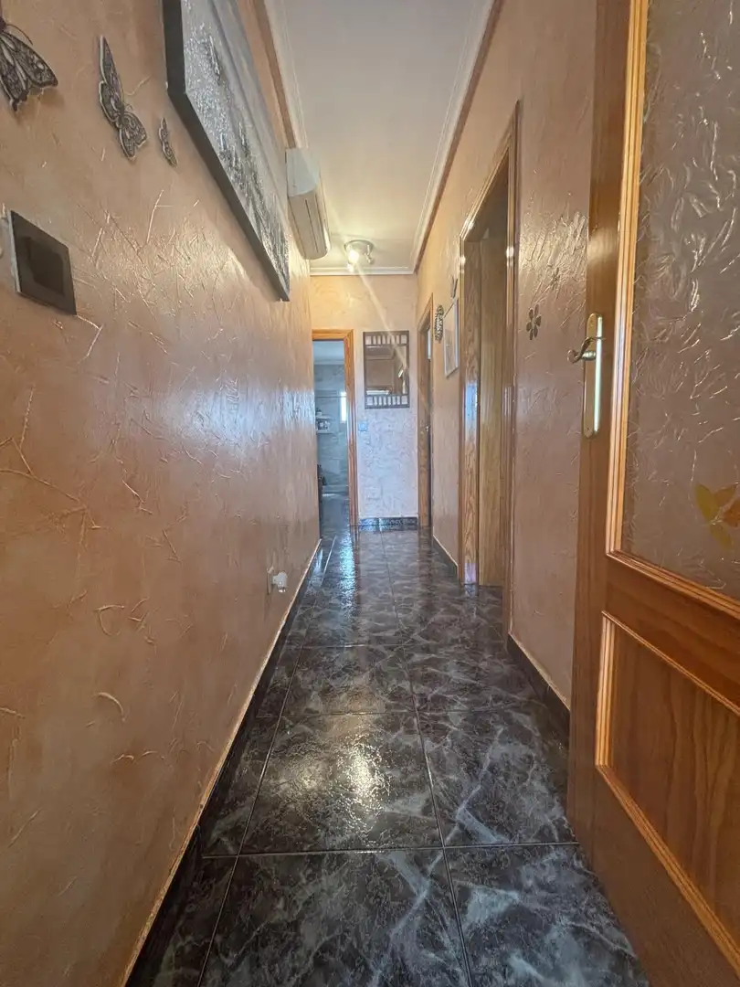 Casa adosada en venta en Calle MARIA DE ZAYAS-B SANTIAGO, 28, Miranda