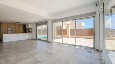 Villa de 4 dormitorios con piscina privada y vistas al golf en Algorfa, imagen 3