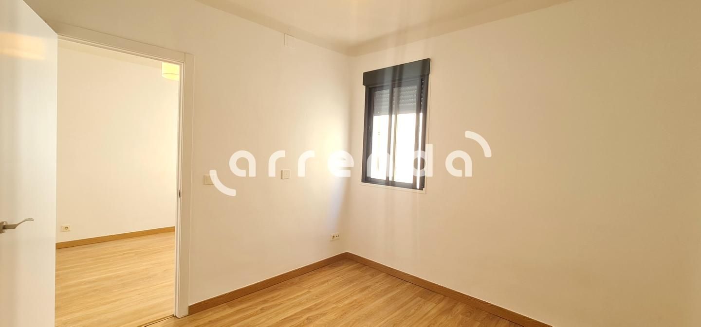 Flat to rent in De Antonio López, Comillas