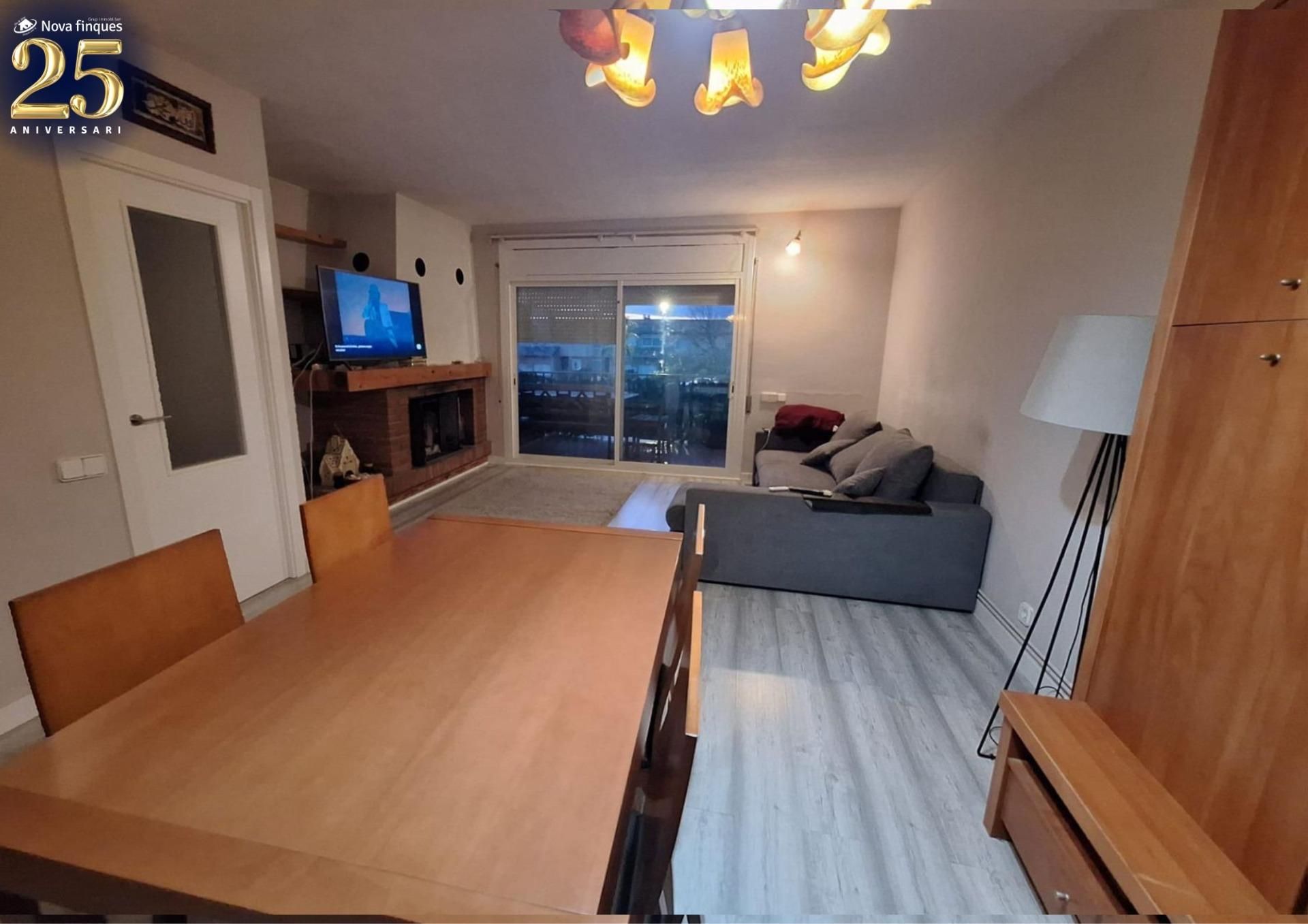 Living room of Single-family semi-detached for sale in Castellar del Vallès  with Heating, Private garden and Parquet flooring