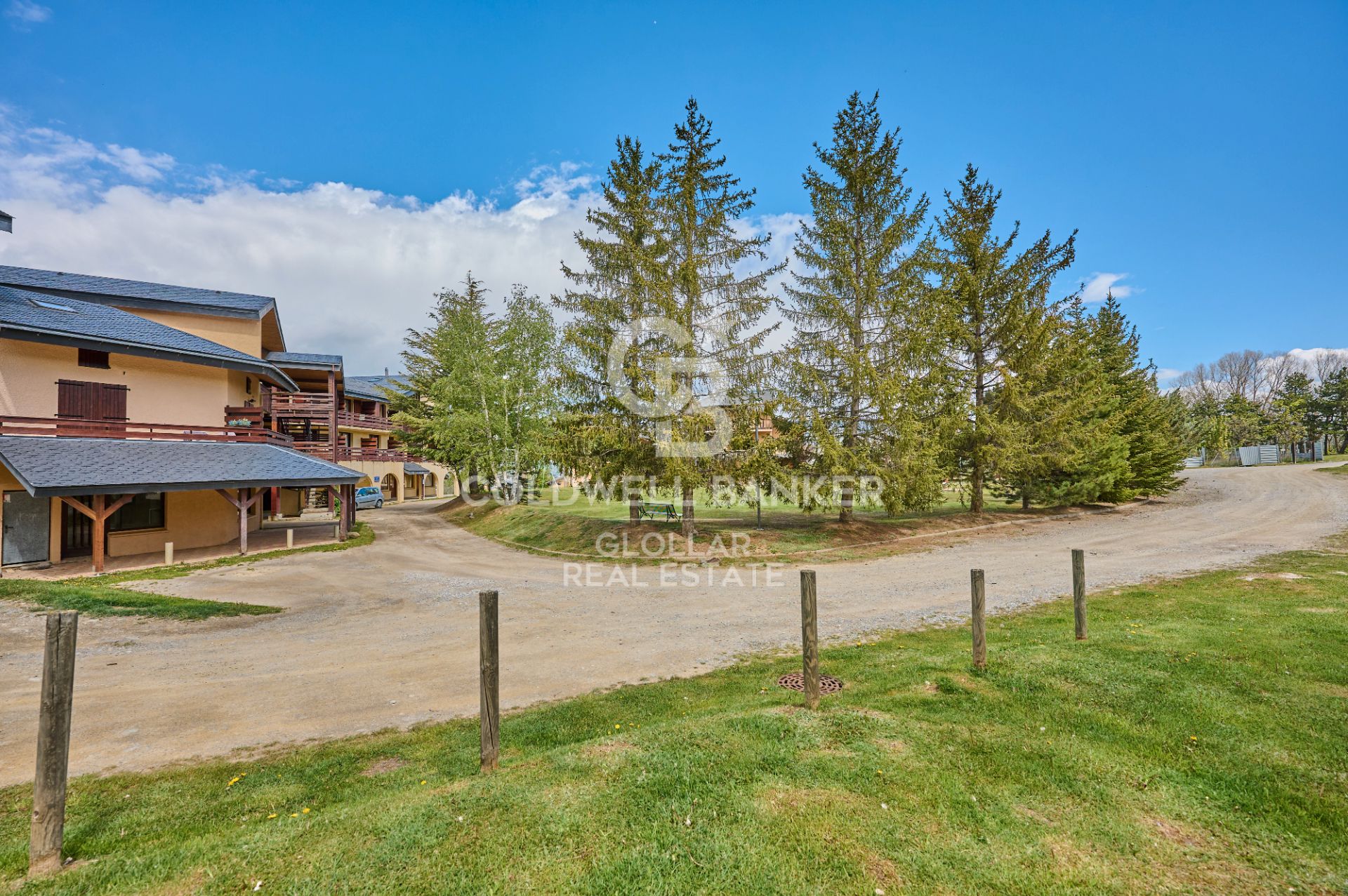 Exterior view of Apartment for sale in Sainte - Léocadie  with Parquet flooring, Terrace and Storage room