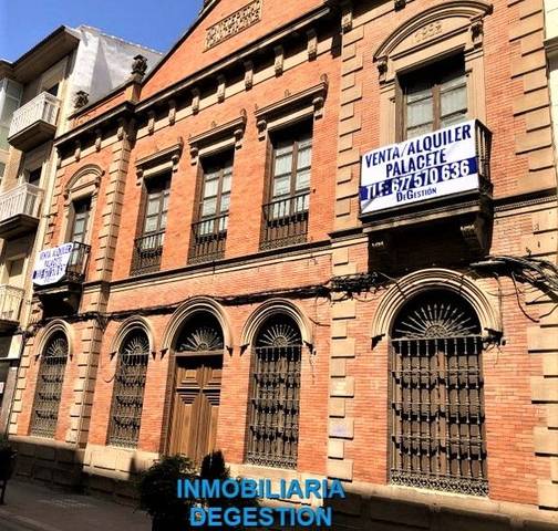 Edificio en Alquiler en Calle Sagasta en Centro ciudad
