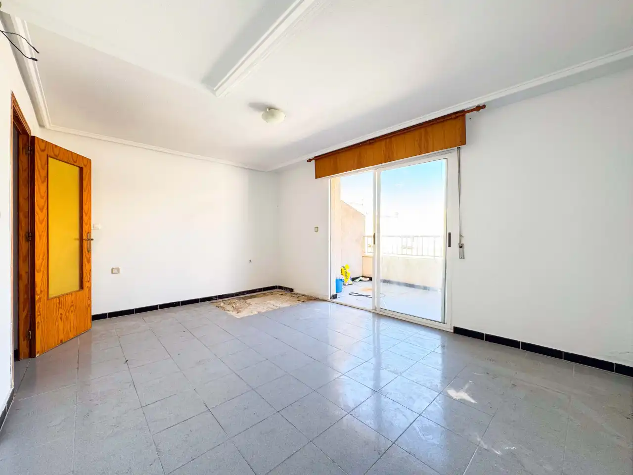 Ático en venta en Torrevieja con Calefacción, Terraza y Balcón