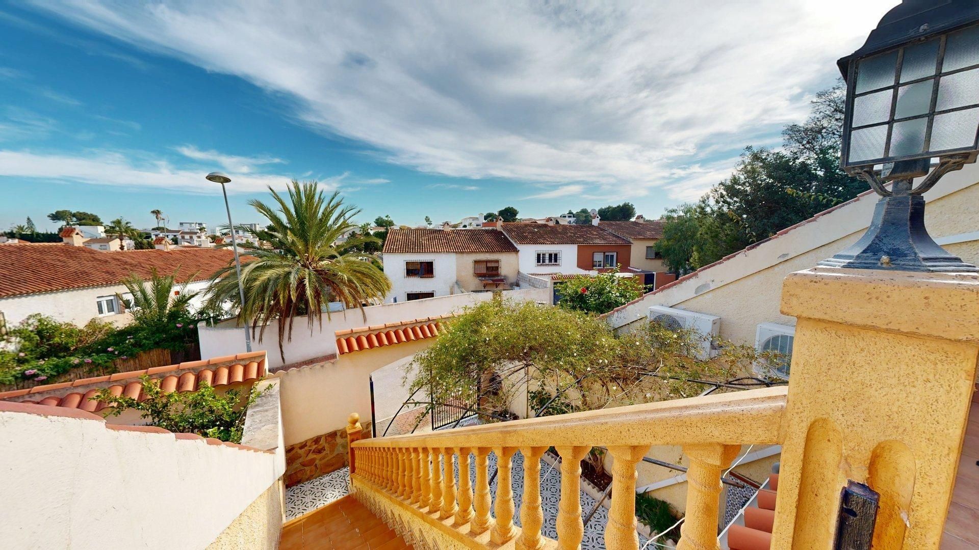 Vista exterior de Casa o chalet en venta en Torrevieja con Aire acondicionado, Jardín privado y Terraza