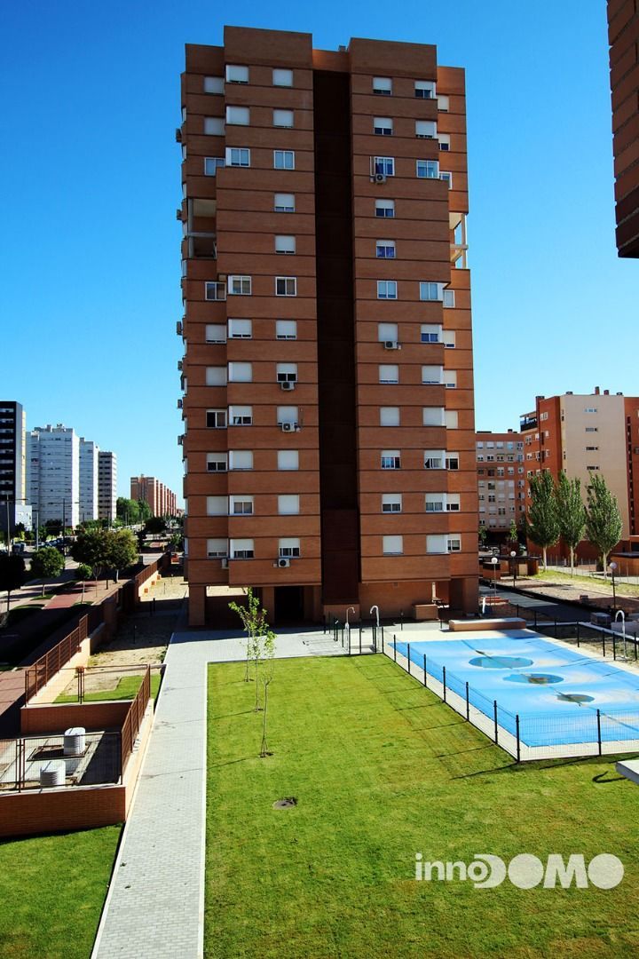 Exterior view of Flat for sale in Parla  with Heating, Parquet flooring and Storage room