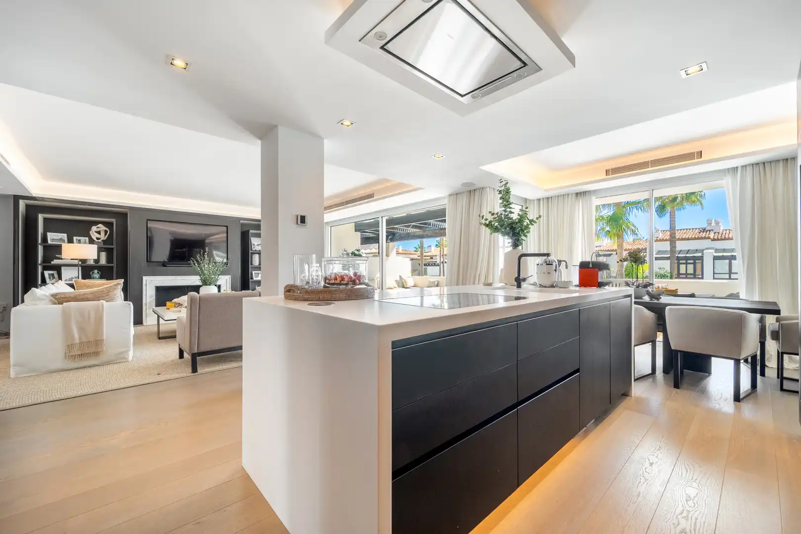 Cocina de Ático en venta en Marbella con Aire acondicionado, Terraza y Trastero