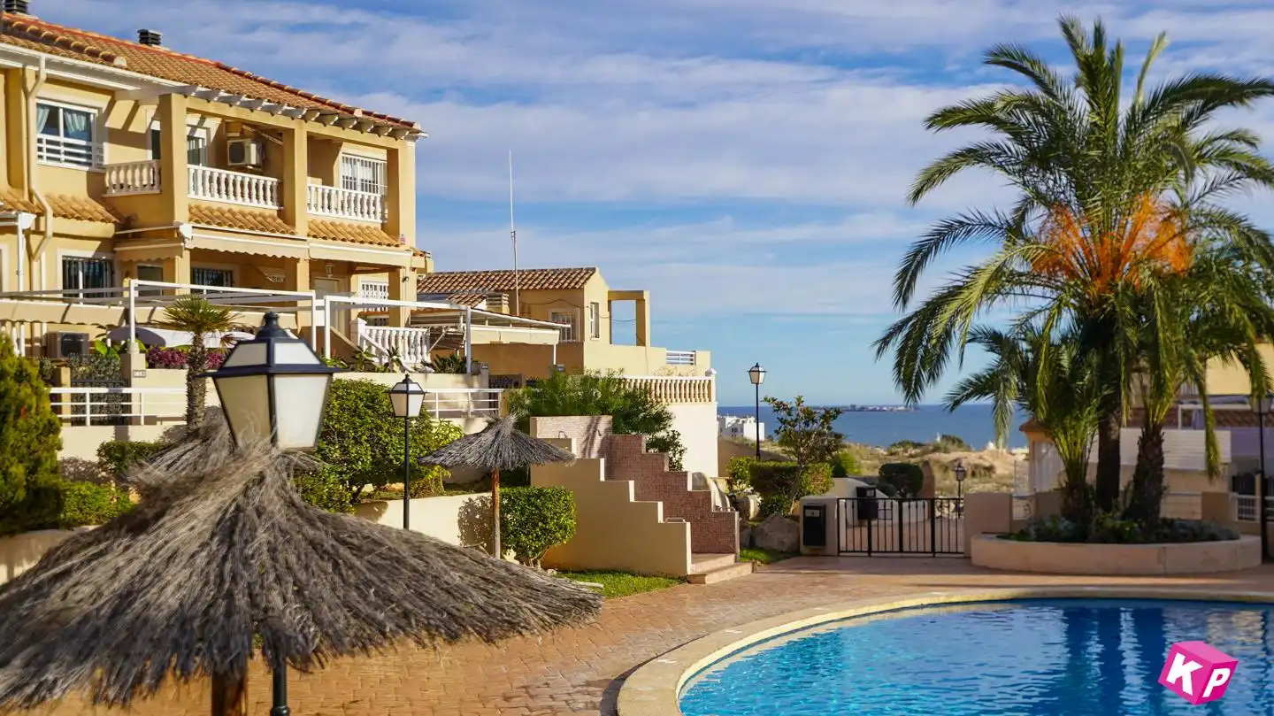 Exterior view of Houses for sale in Santa Pola  with Air Conditioner, Terrace and Swimming Pool