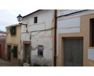 Vista exterior de Casa o xalet en venda en Arroyomolinos (Cáceres)