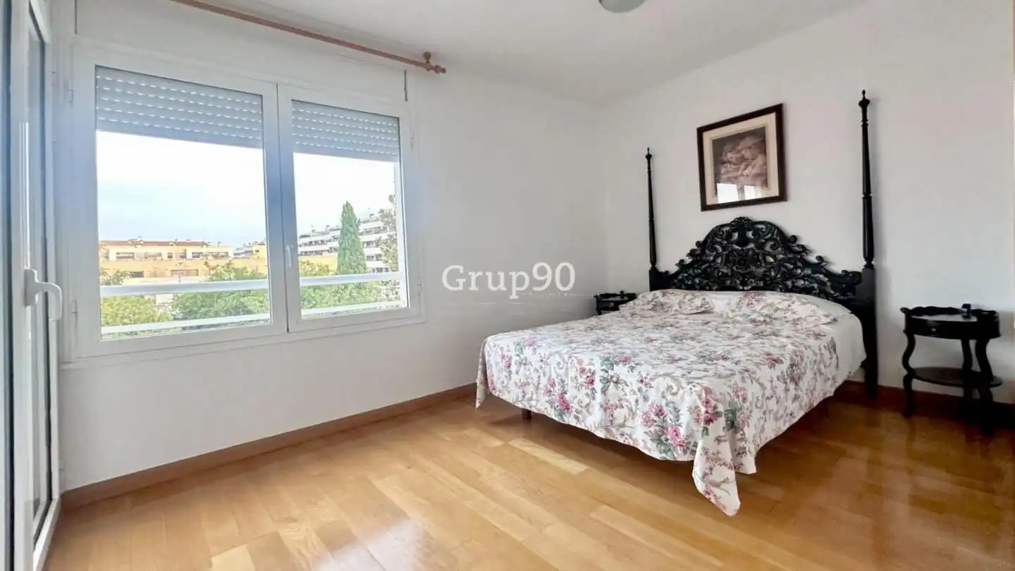 Bedroom of Houses for sale in Lleida  with Heating, Private garden and Parquet flooring