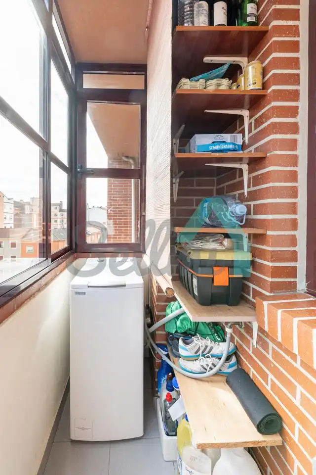 Terrassa de Dúplex en venda en Oviedo  amb Calefacció, Parquet i Terrassa