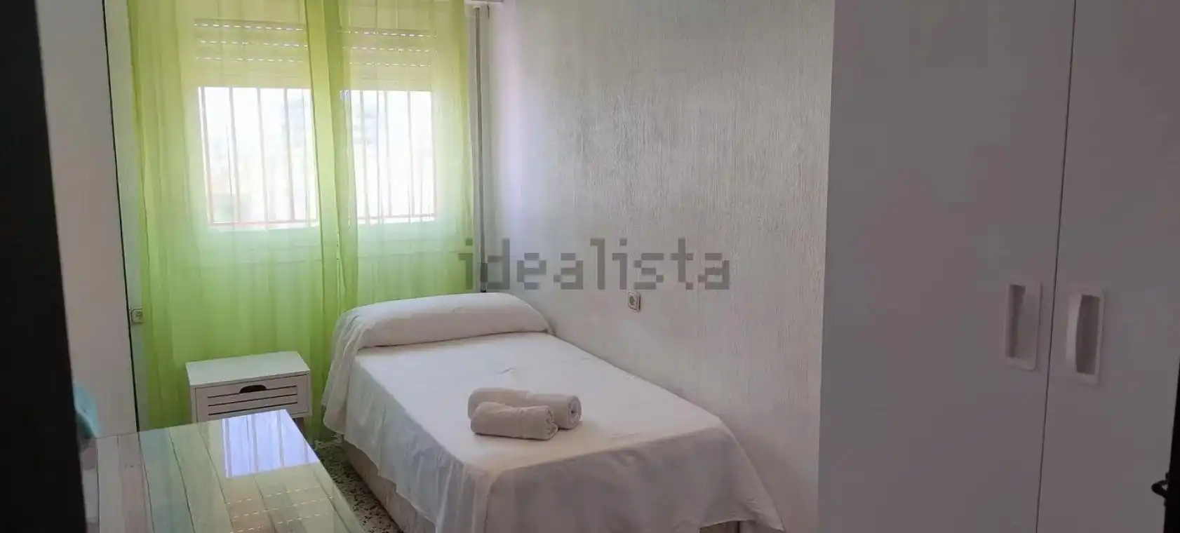 Habitación de Piso de alquiler en Almería con Aire acondicionado y Amueblado