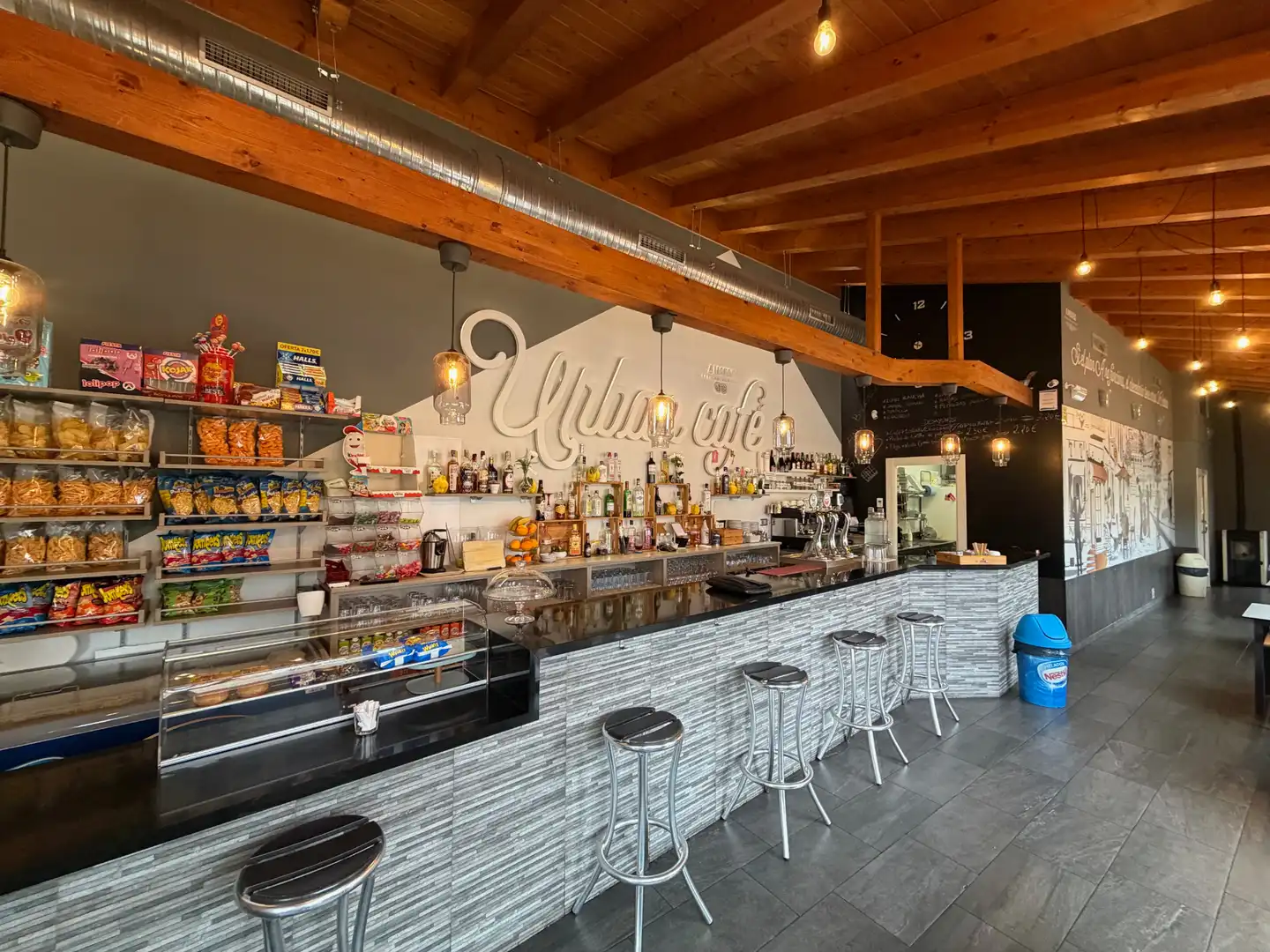 Local commercial à vendre à Avenida Juan Carlos Domínguez 34