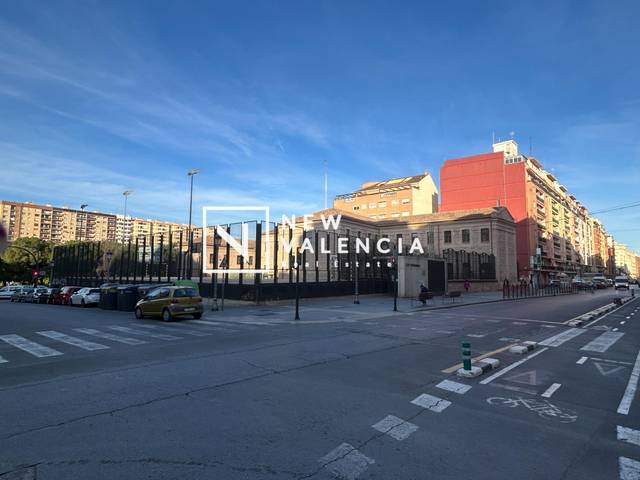 Local comercial en Venta en Calle TORRES en Nou Moles