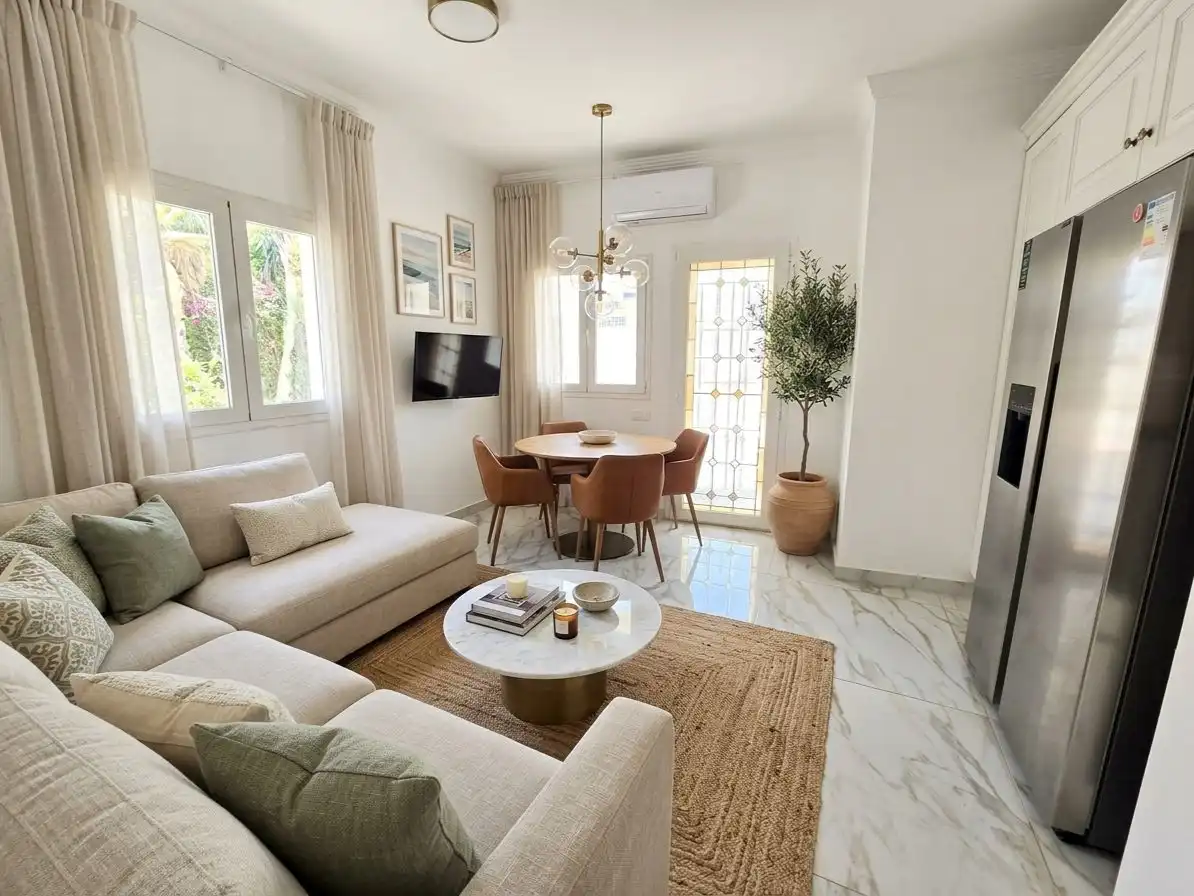 Casa o xalet de lloguer a Calle Orión, 47, Los Naranjos