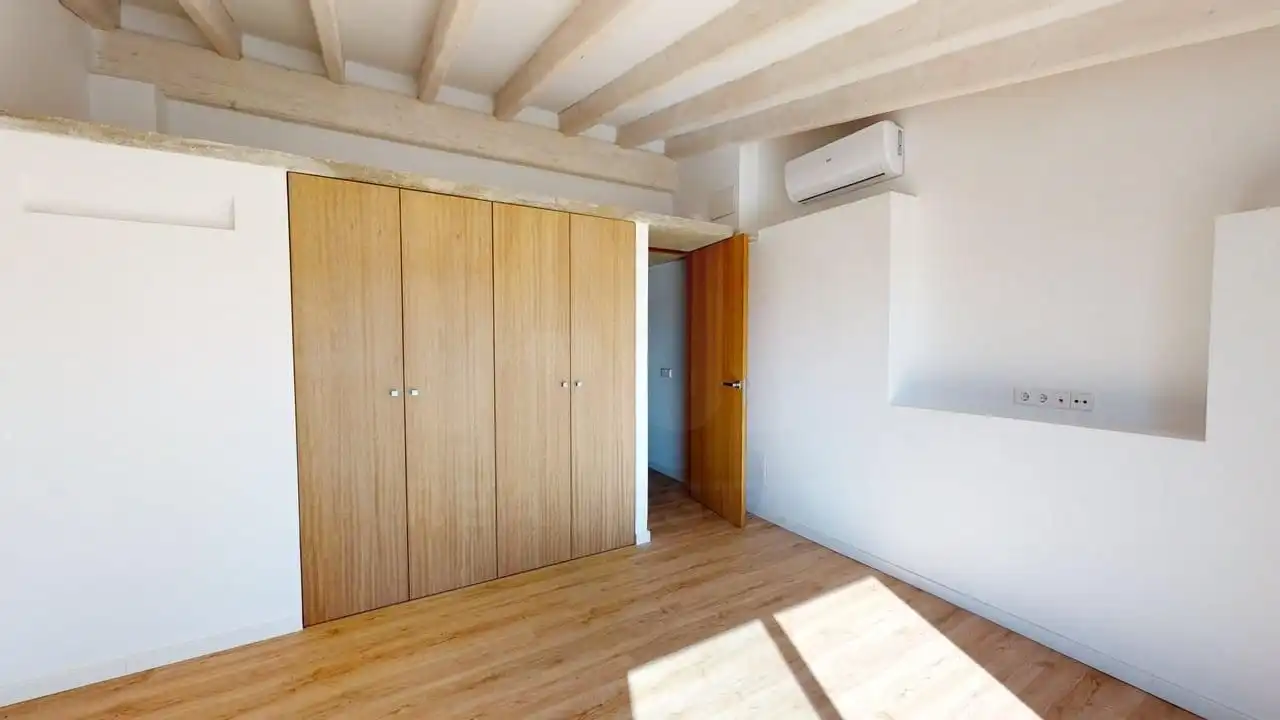 Dormitori de Casa o xalet de lloguer en Alaró amb Calefacció, Terrassa i Piscina