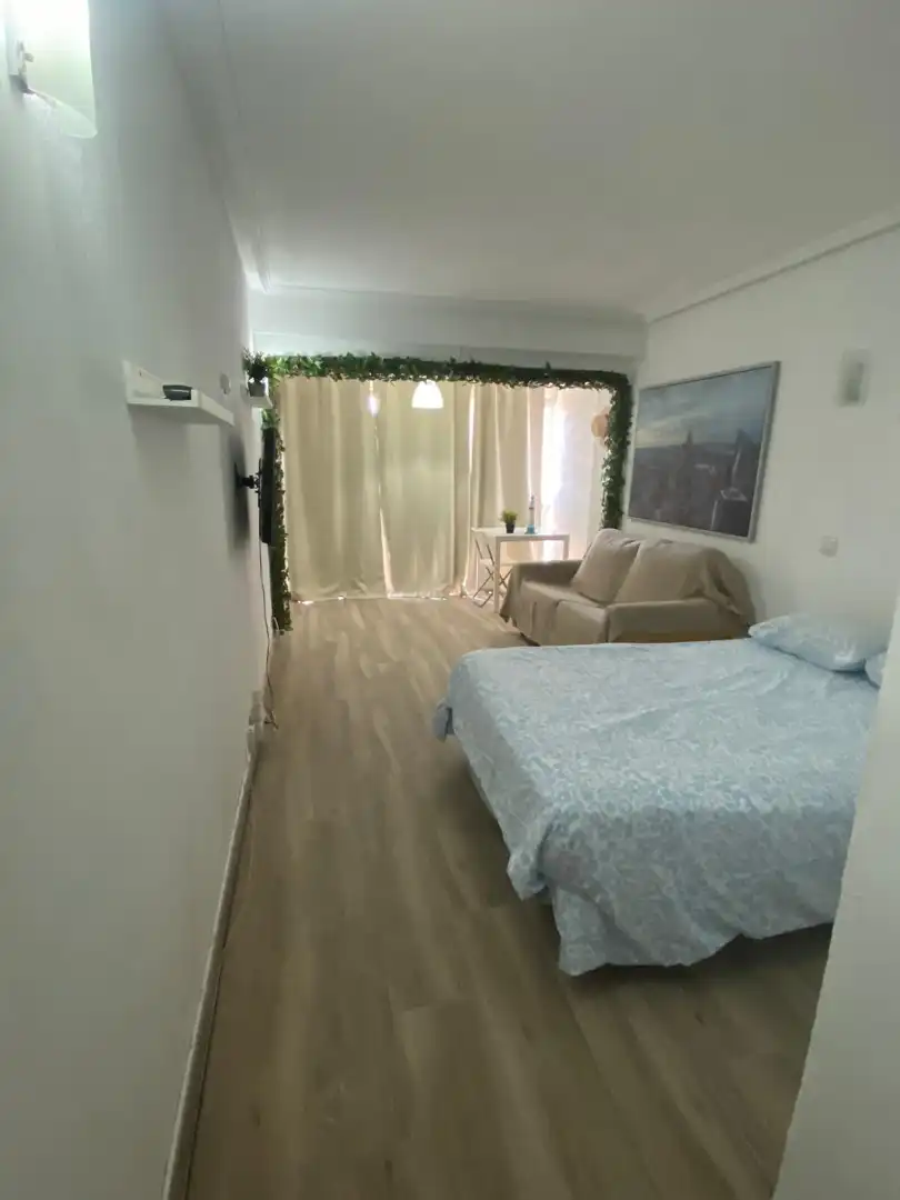Habitación de Estudio en venta en Torremolinos con Aire acondicionado, Calefacción y Amueblado