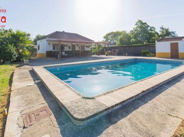 Xalet amb piscina en venda a CONDOR
