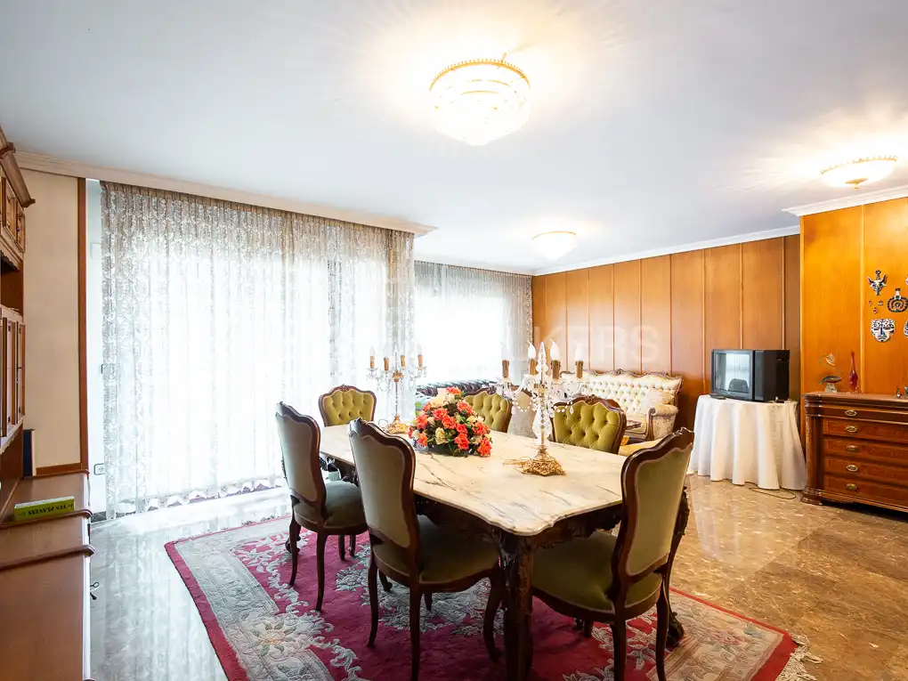 Dining room of Flat for sale in Valencia  with Air Conditioner, Heating and Balcony